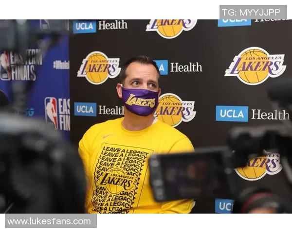 湖人主帅沃格尔盛赞詹姆斯,力挺球队10连胜势不可挡